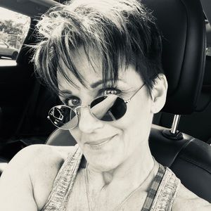 Meet your Posher, Suzy